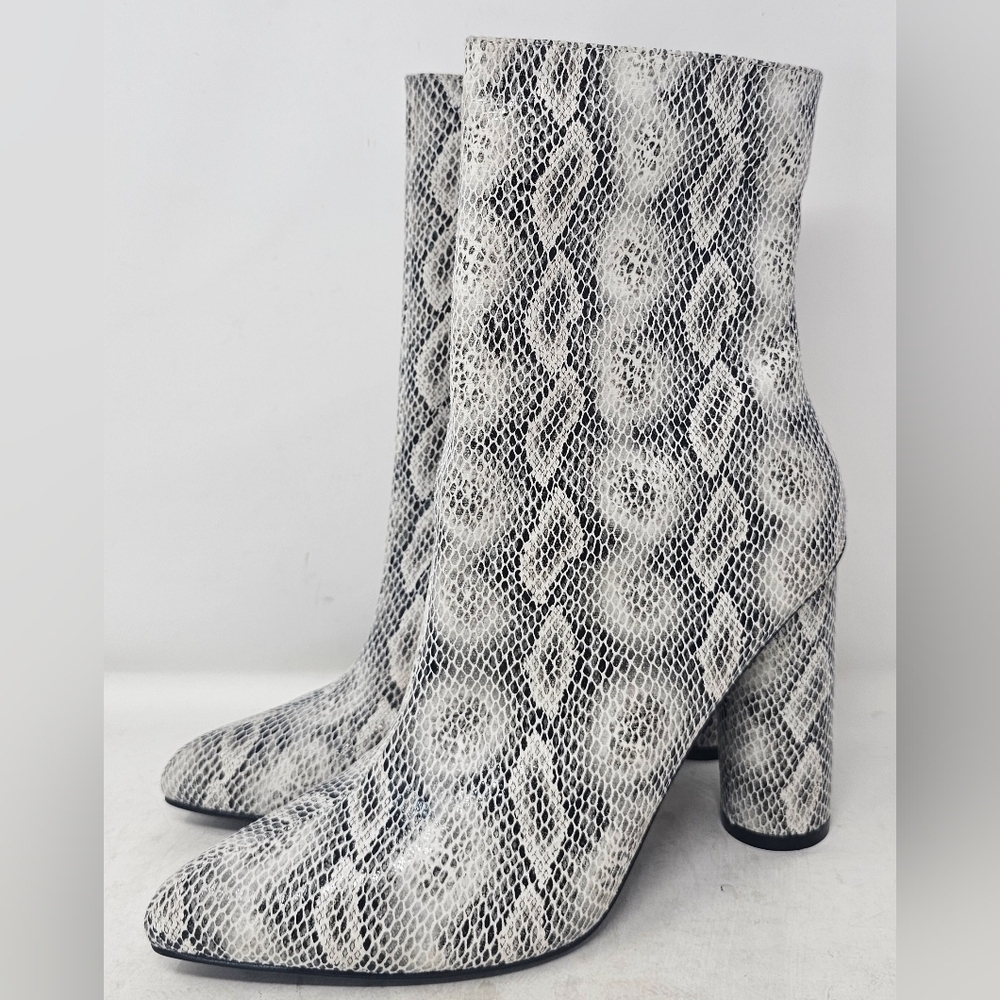 Fashion Nova Women's Midnight Lover Snake Print Vegan Leather Zip Heels Size 8.5